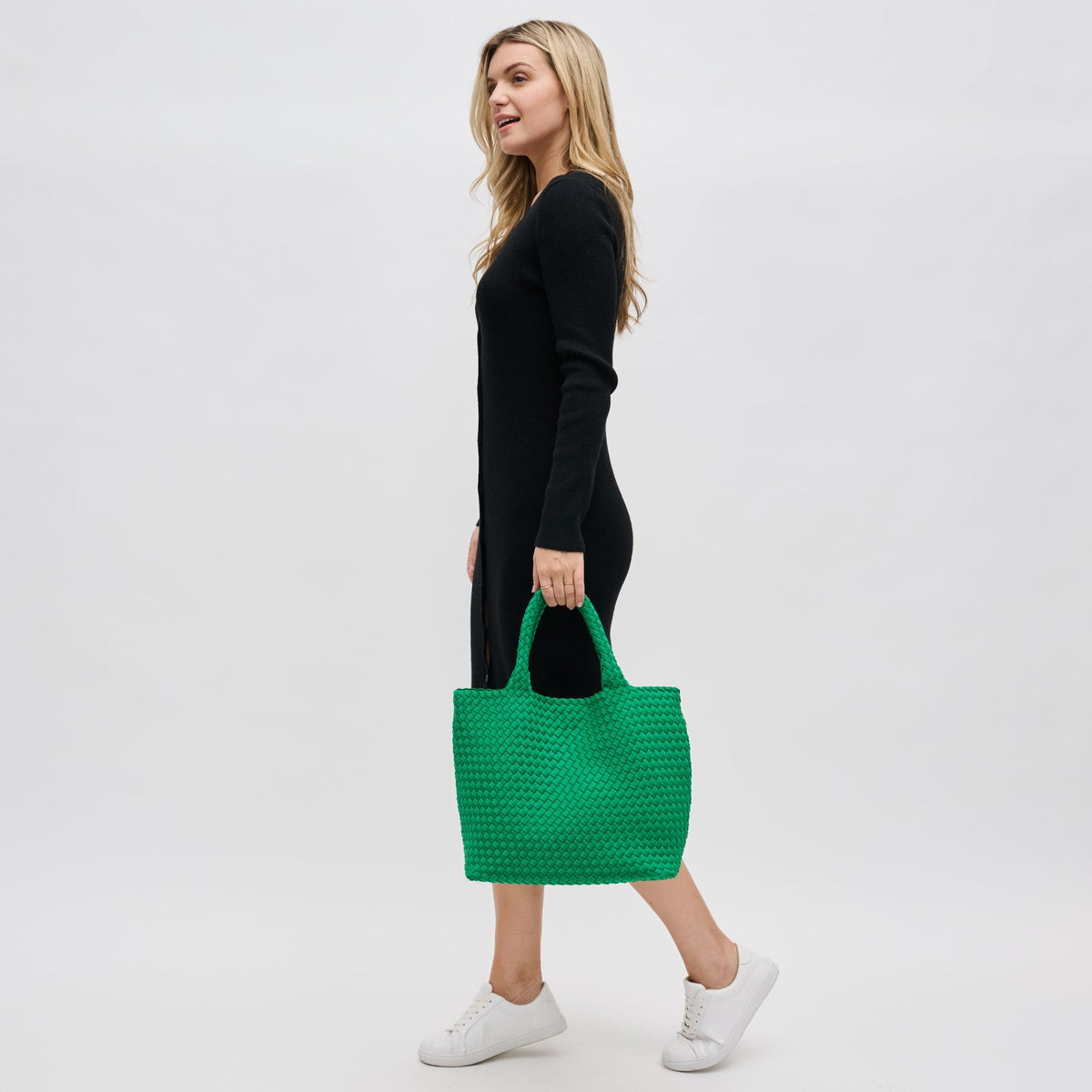 Woman wearing Kelly Green Sol and Selene Sky&#39;s The Limit - Medium Kelly Green Tote 841764111294 View 4 | Kelly Green