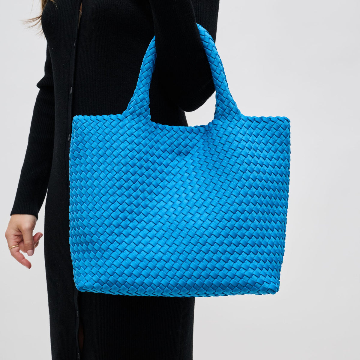 Woman wearing Ocean Sol and Selene Sky&#39;s The Limit - Medium Ocean Tote 841764111294 View 1 | Ocean