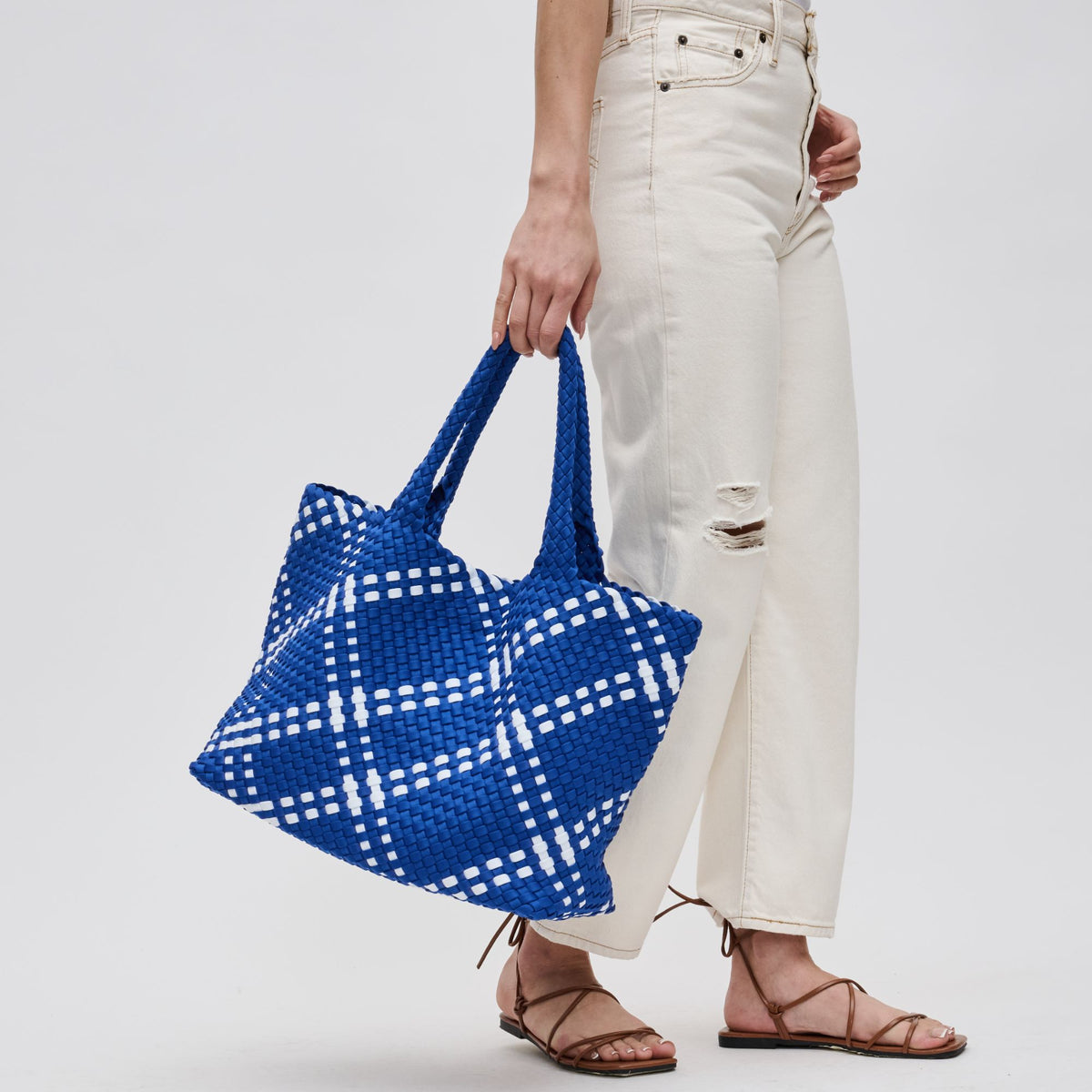 Woman wearing Santorini Sol and Selene Sky's The Limit - Large Tote 841764109314 View 4 | Santorini