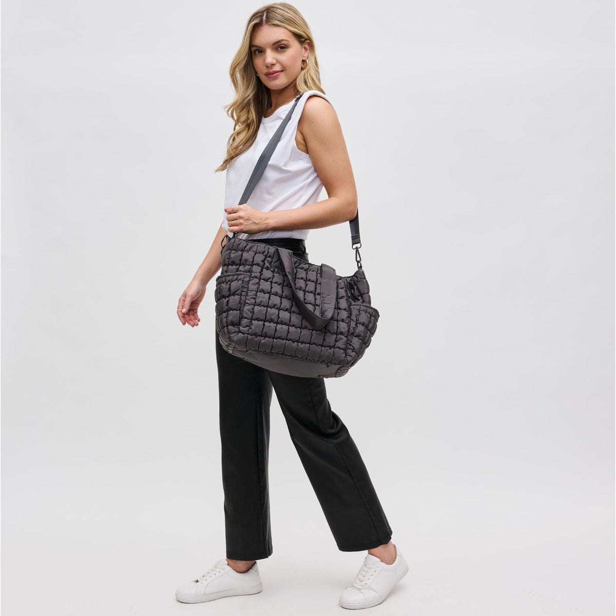 Woman wearing Carbon Sol and Selene Dreamer Tote 841764108454 View 4 | Carbon